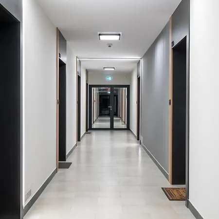 Apartwro 2th - Square Railway Station, Balcony, Garage Daire *