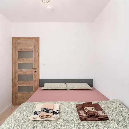 Apartwro 2Th - City Square Railway Station, Balcony, Garage *